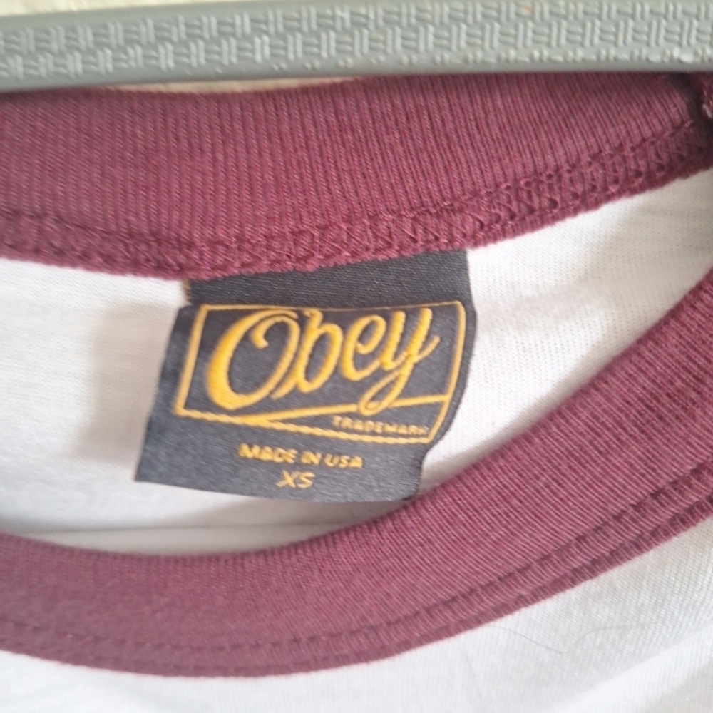 Obey xs baseball tee